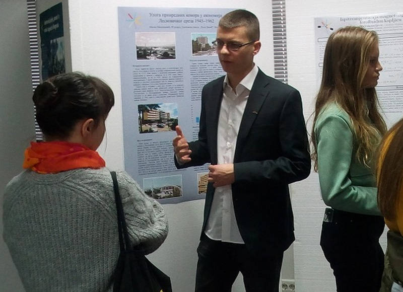 Leskovački srednjoškolac prezentovao svoj naučni rad u Petnici