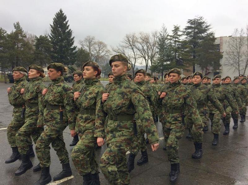 Svečani defile pripadnika Kopnene vojske za Dan brigade