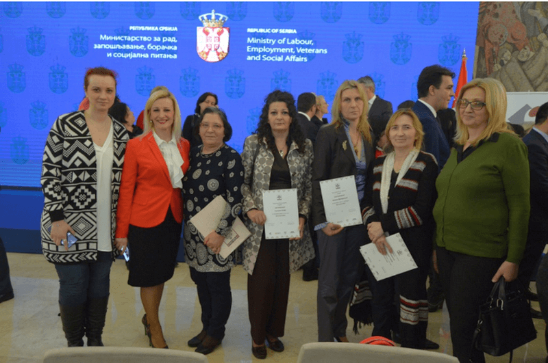 Sedam žena iz Leskovca završile obuku za tkanje, necanje i vez