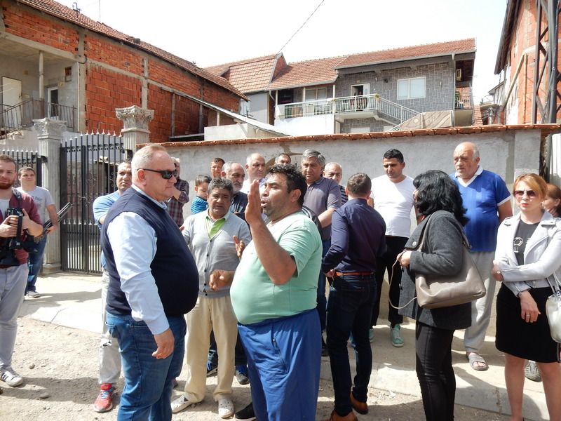 Evo kako su Romi dočekali gradonačelnika na dan kada je počelo asfaltiranje ulica