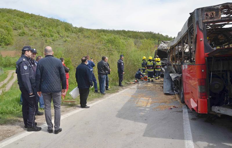 Dan žalosti u Kuršumliji, zastave na pola koplja