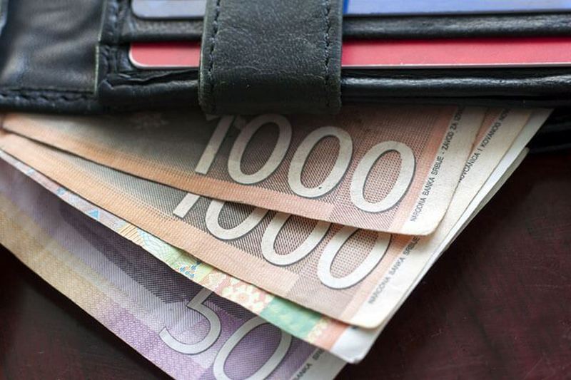 Od četiri bolnička pacijenta ukrala 790 evra i 35.600 dinara