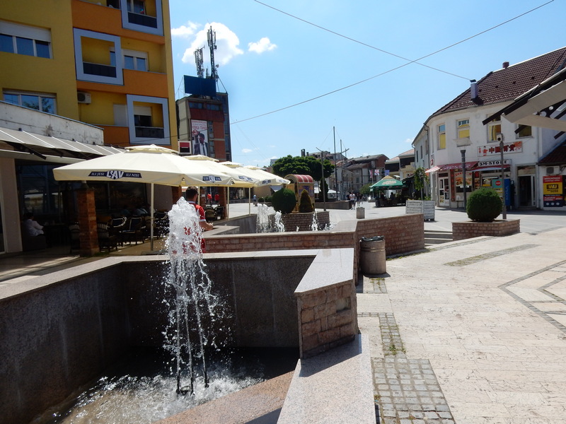 Surdulica, varoš sa mnoštvom mini trgova i fontanama na ukrašenoj pešačkoj zoni