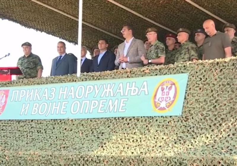 Vučić u Nišu na prikazu oklopnih vozila: Šta sve vi Rusi nećete izmisliti, hvala Putinu