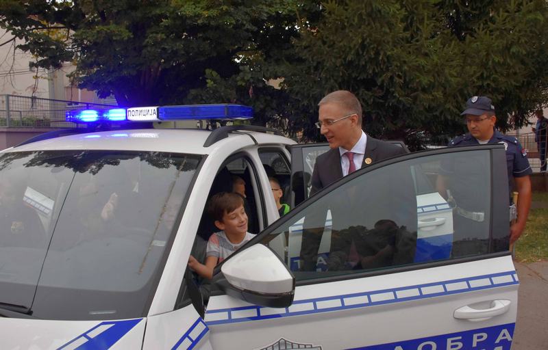 Stefanović u Nišu apelovao na vozače da budu oprezni u zoni škola