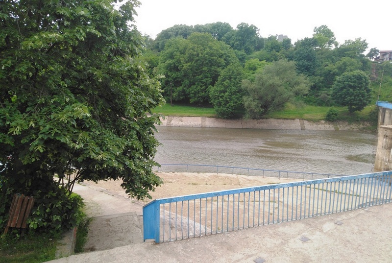 Desna obala reke Vlasine u ponedeljak i četvrtak bez struje