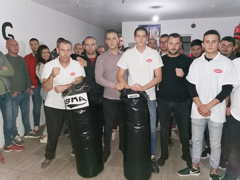 Mladi socijalisti donirali u Vinarcu bokserske džakove