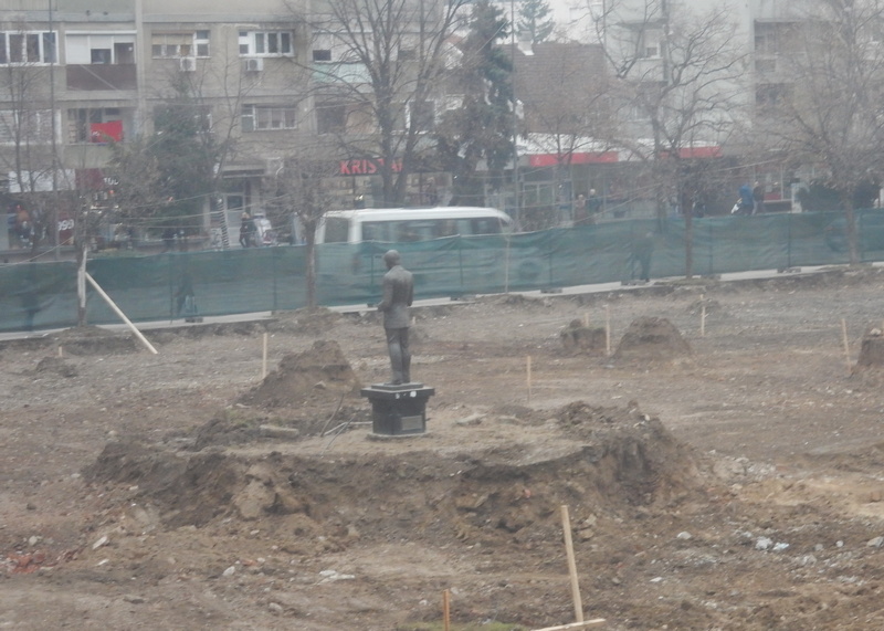 Pre rađanja TRGA: Toma i Kosta čekaju premeštaj (foto priča)