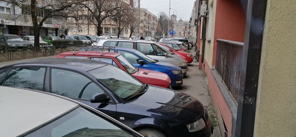 Danas borba za parking mesto u centru Leskovca, a nekada su tu bile garaže