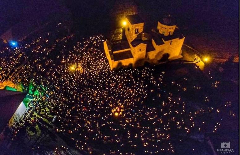 Večeras litija i moleban za spas srpskih svetinja u Crnoj Gori i u Nišu, na šetnuju pozivaju i „Noćni vukovi“