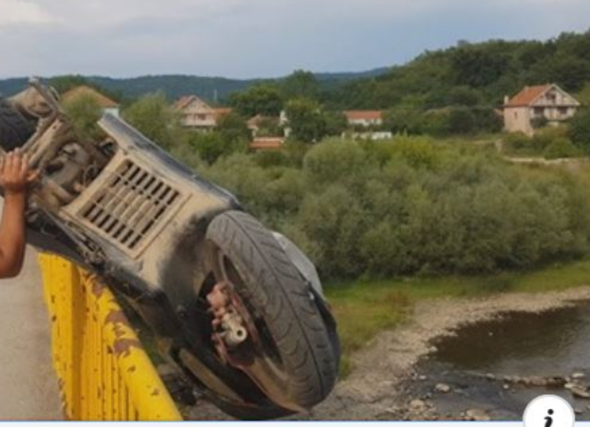 HIT VIDEO: Leskovčanin zbog saobraćajne kazne bacio motor u reku