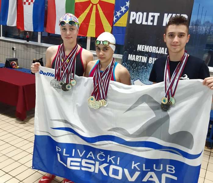 Sa međunarodnog takmičenja u Somboru troje plivača PK Leskovac donelo 25 medalja