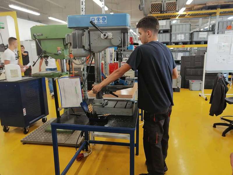 Kompanija Gruner iz Vlasotinca: Od početka godine otišlo iz fabrike ok0 40 radnika, planira se još 60