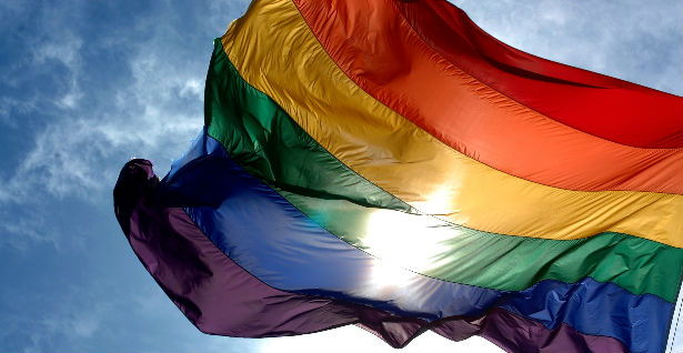 Prava pometnja i neprijavljeni kontra-miting zbog lažne informacije o gay paradi u Leskovcu