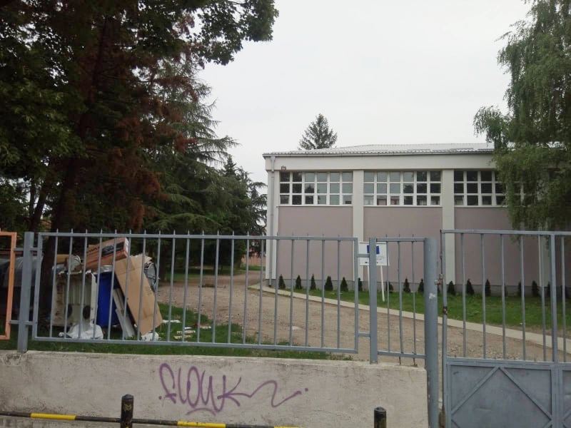 Učenika petog razreda iz Leskovca pretukli drugovi na času otužujući ga da je „štreber“