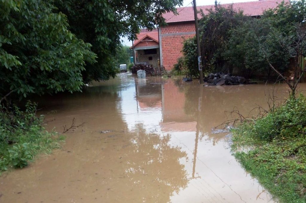 U Bogojevcu poplavljena dvorišta i kuće, problemi i u Palikući, voda se povukla iz samog Žabljana, ali sa njiva nije