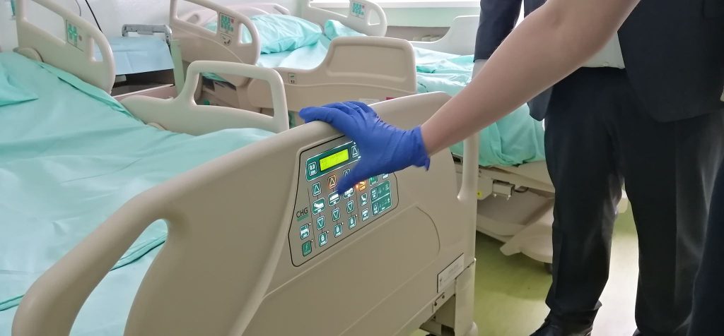 Korona: U leskovačkoj Kovid bolnici preminula žena, još jedna trudnica u Nišu na respiratoru