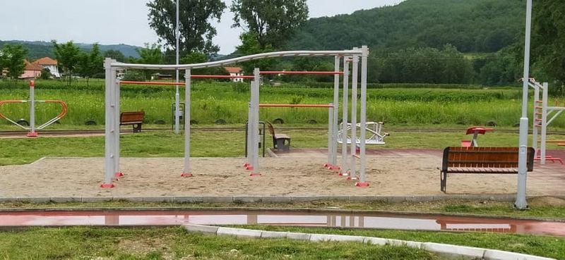 (Foto priča) Izgrađen prvi Stret workout park u Medveđi i Jablaničkom okrugu