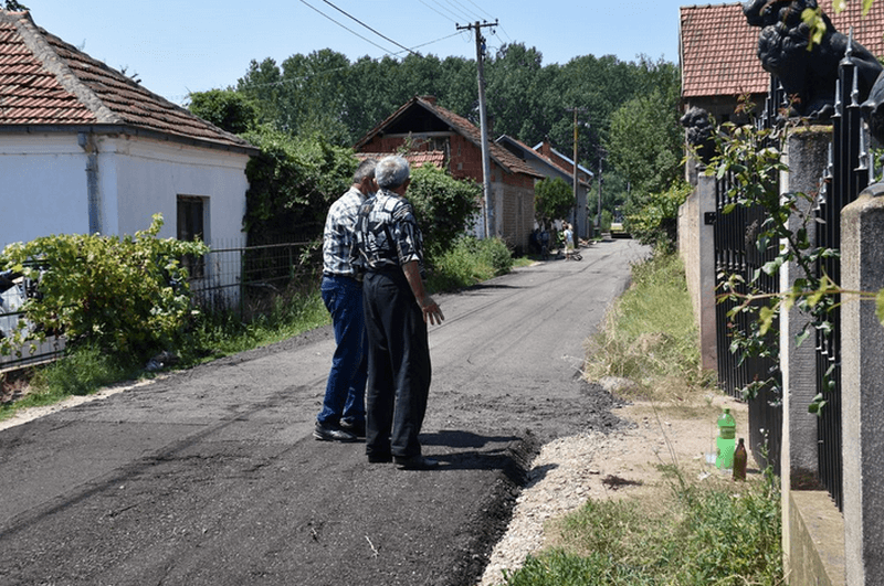 Nastavlja se ugradnja grebanog asfalta, od ponedeljka izmena režima saobraćaja u ulici Ivana Milutinovića