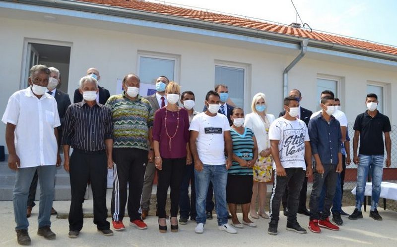 Dvanaest romskih porodica dobilo krov nad glavom