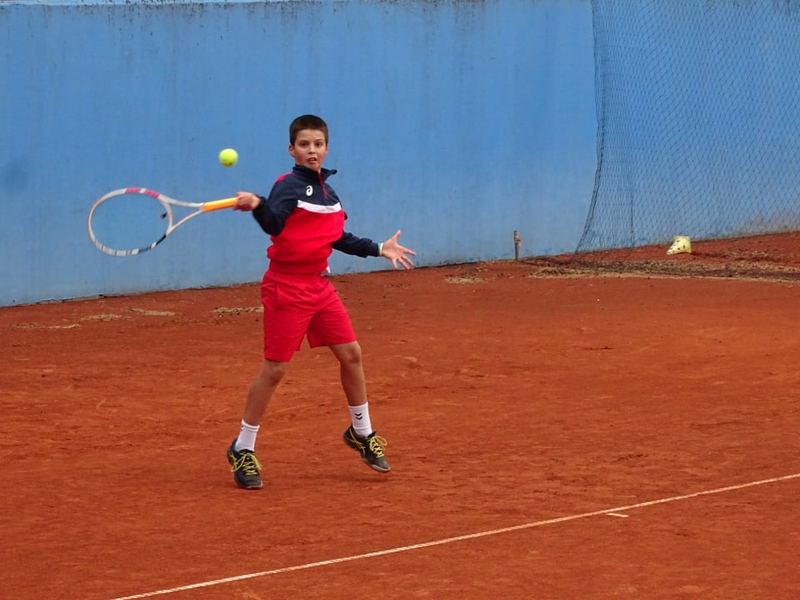 Tenis: Pavle tuče i starije