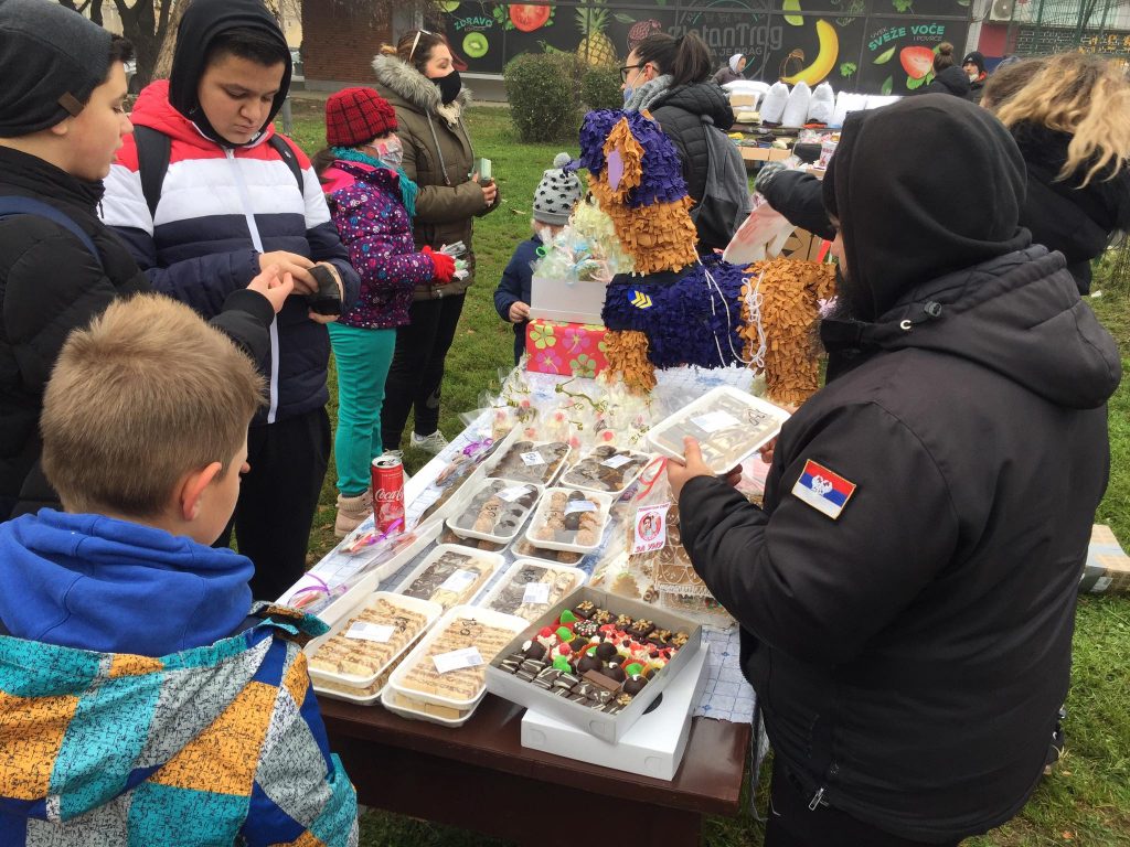 U Leskovcu održan humanitarni bazar “za Unu”
