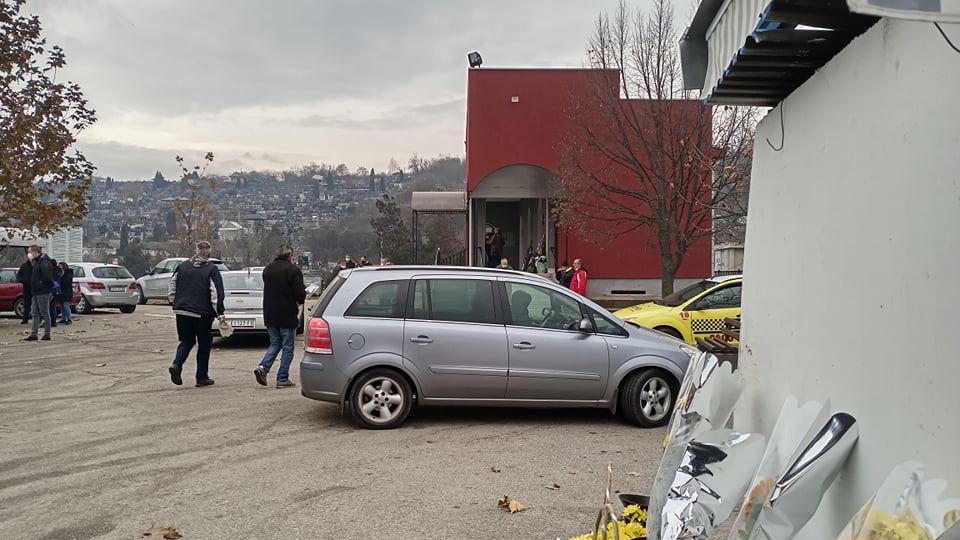 Na sahranama ne bi trebalo da se okuplja više od petoro ljudi, u Pogrebnoj službi kažu da to ne mogu da kontrolišu