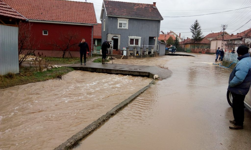 Bujične vode plavile domaćinsta i u pirotskim selima