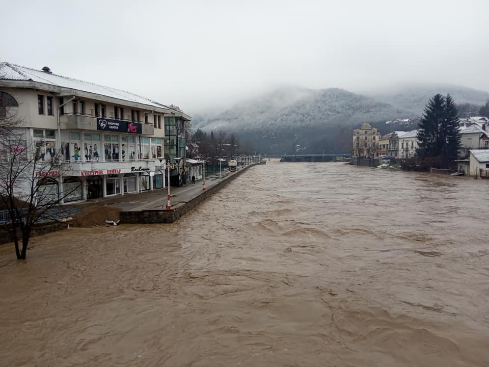 Vlasina poplavila plažu, Šišavica obrušila most u selu Sredor