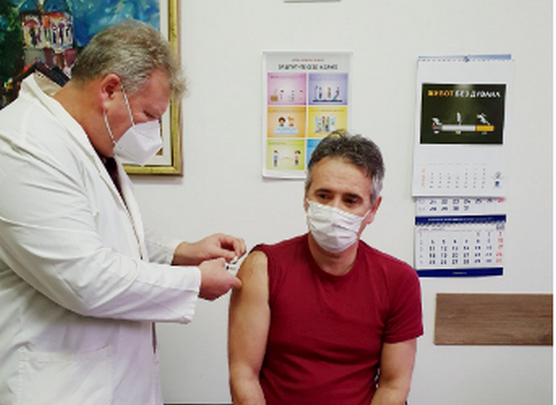 Slobodan Milenković prvi gradonačelnik na jugoistoku Srbije koji je primio vakcinu