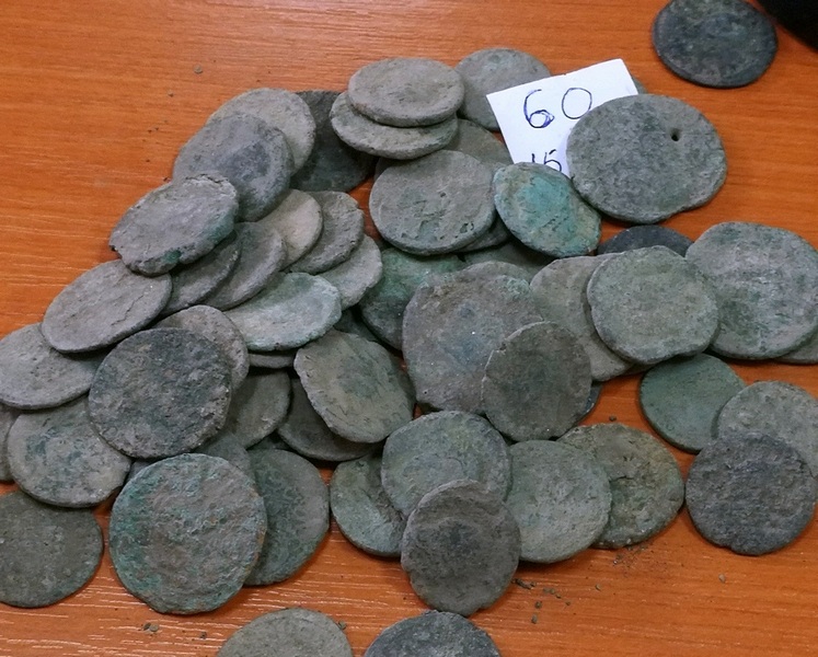 Numizmatička zbirka od 300 antičkih novčića otkrivena u poštanskoj pošiljci za Ameriku