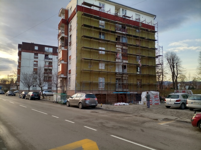 Grad Pirot nastavlja sa uređenjem fasada zgrada u cilju poboljšanja energetske efikasnosti