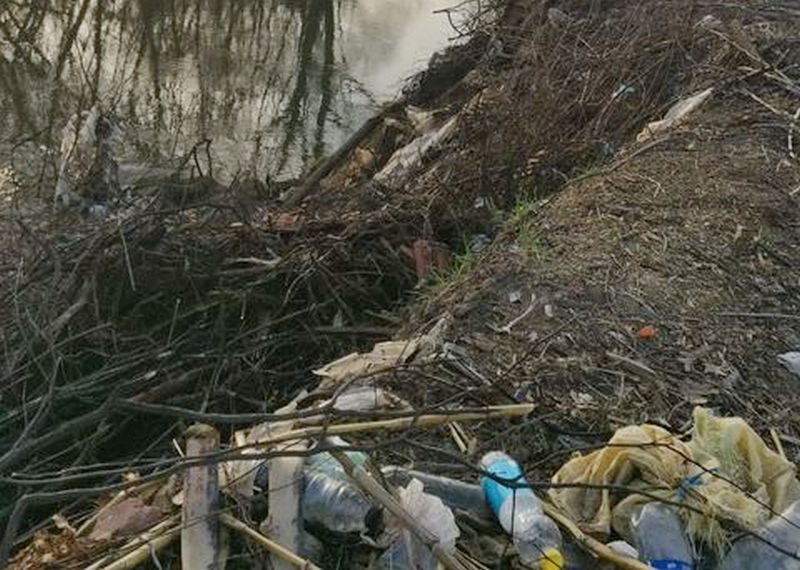 Reka Jablanica i njene obale pune smeća