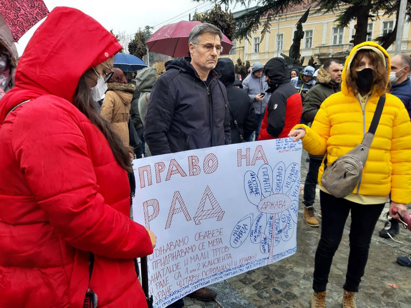 Protest radnika: Hoćemo da radimo u svojoj državi i nećemo da budemo migranti u tuđoj