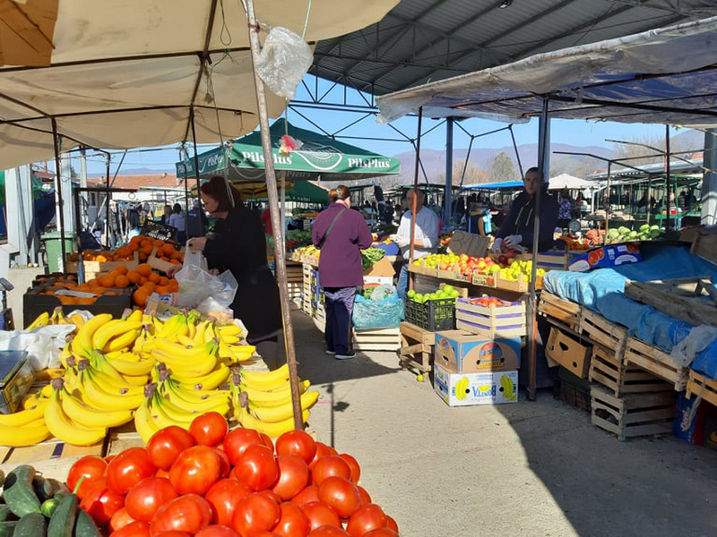 Iznošenje smeća i čišćenje ulica redovno i tokom praznika, radiće i pijaca