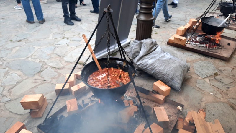 Dani leskovačke mućkalice i šopskog folklora u sredu ispred Šop – Đokiće kuće