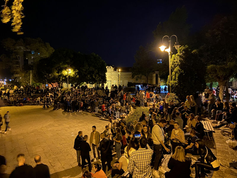 Na nišavskom keju kao na mitingu, slično i u Leskovcu (foto, video)