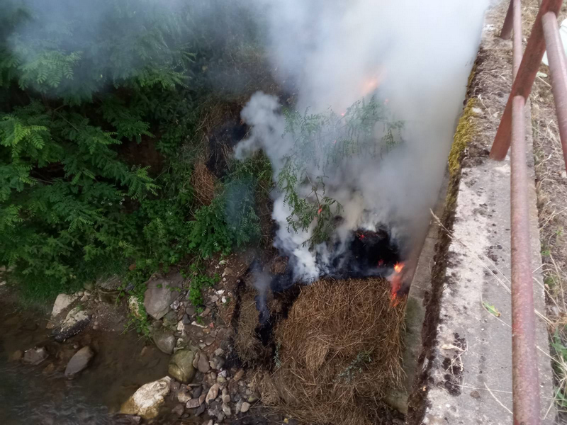 Zapaljeno đubre na mestu gde je već dva puta vatra oštetila ptt vod