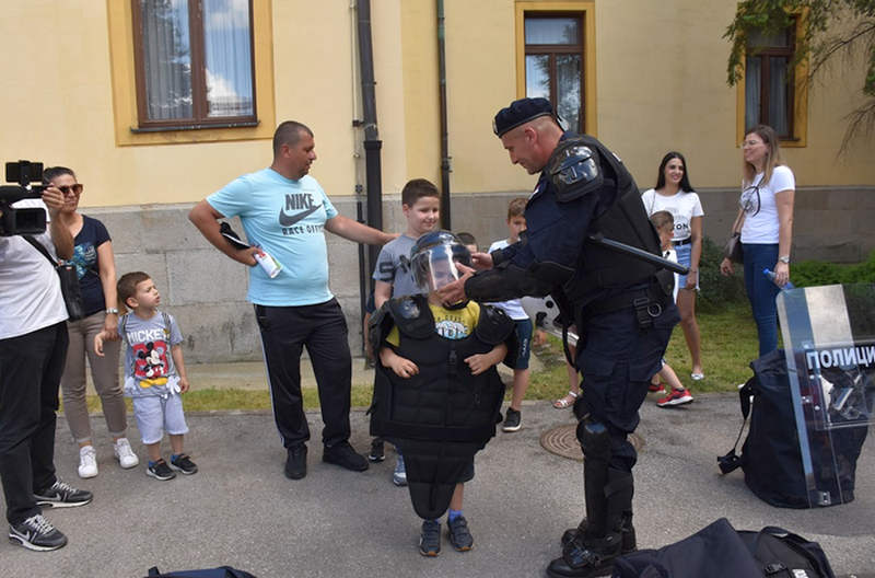 Na Dan policije u Leskovcu, građani se družili sa čuvarima reda