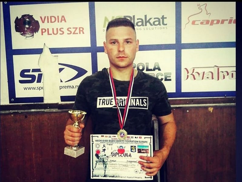 Nikola Mladenović iz Medveđe postao najbolji karate borac  u svojoj kategoriji u Srbiji