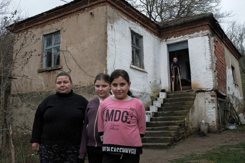 Humanitarni maskenbal u Leskovcu za kupovinu kuće porodici Stanković