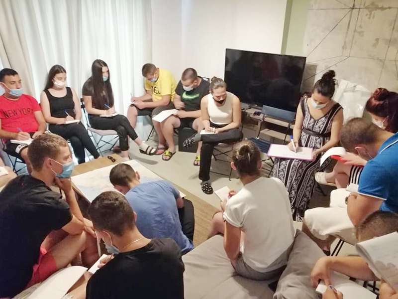 Učenici TUŠ iz Leskovca na praksi u najluksuznijim atinskim hotelima odakle izlaze sa euro pasošima