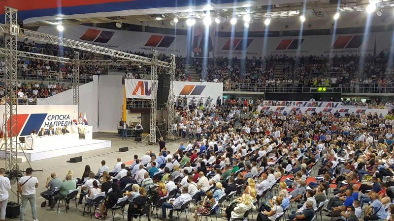 Vučić u Nišu održao najmasovniji stranački skup od početka pandemije
