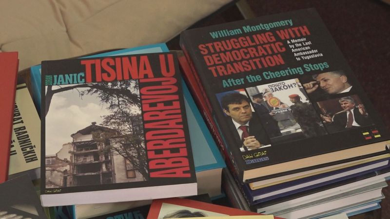 Gradska Biblioteka i još dve školske, dobile na poklon knjige od preduzeća “Dan Graf”