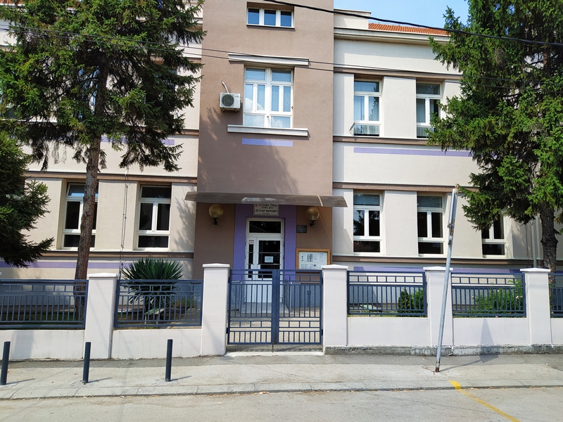 Jedna škola u Leskovcu je zabranila mobilne telefone i sperčila digitalno nasilje među učenicima