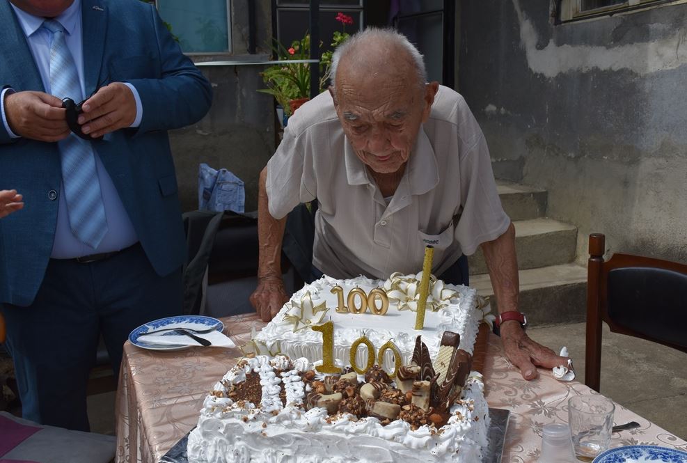 Milutun Ilić iz Leskovca danas slavi 100 godina, njegov deda živeo 115