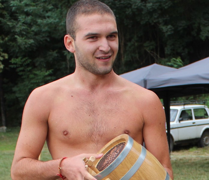 Osamnaestogodišnji Janko Veličković pobednik u plivanju za Vinsko bure