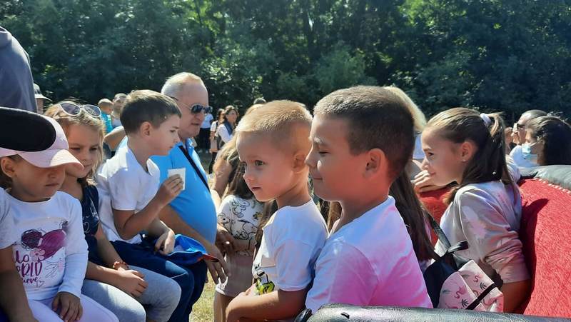 Tradicionalno druženje mališana sa gradonačelnikom Leskovca u Aero i Konjičkom klubu