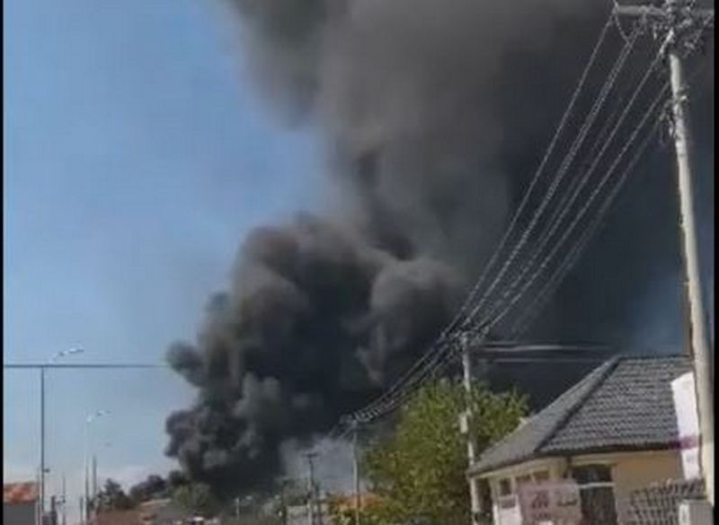 Požar u blizini benzinske pumpe, dim pokrio deo Leskovca