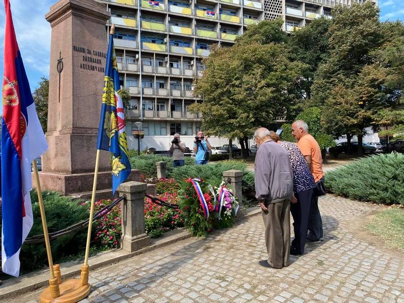 Položeni venci povodom obeležavanja Dana srpskog jedinstva, slobode i nacionalne zastave